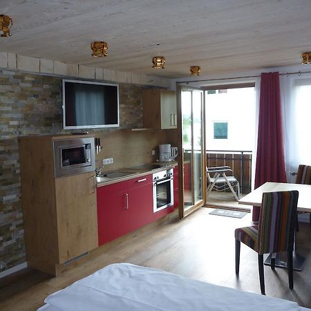 Füssen Gaestehaus Guggomos "Das Allgaeustyle" מראה חיצוני תמונה