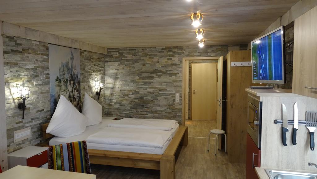 Füssen Gaestehaus Guggomos "Das Allgaeustyle" מראה חיצוני תמונה