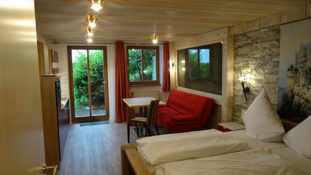 Füssen Gaestehaus Guggomos "Das Allgaeustyle" מראה חיצוני תמונה